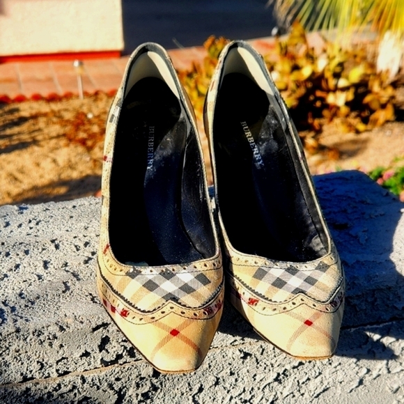 Authentic Vintage‎ Classic Check Burberry Heels - Picture 4 of 14
